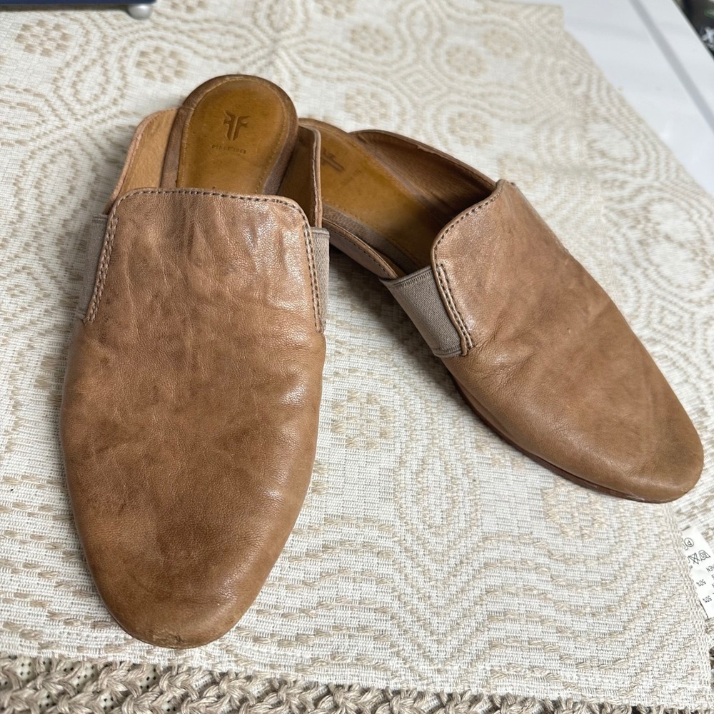 Frye Terri Side Gore Distressed Brown Leather Slip On Mules Sz 7.5 M